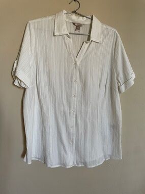 White Stag White Short-Sleeve Button-Down Shirt